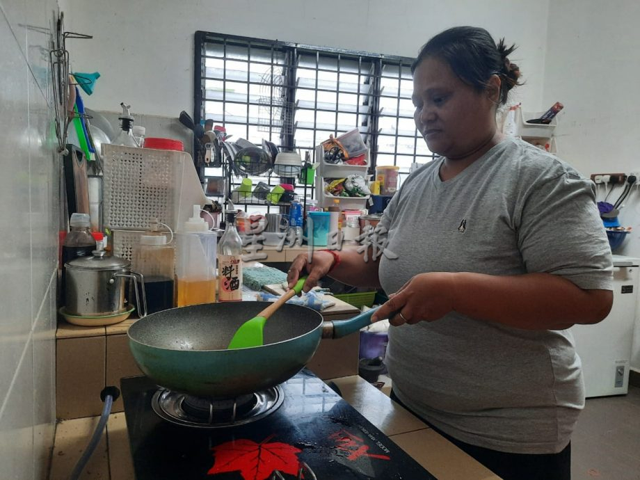 柔:版二头:星洲基金:1家11口面对疾病及经济困境 盼社会大众援助