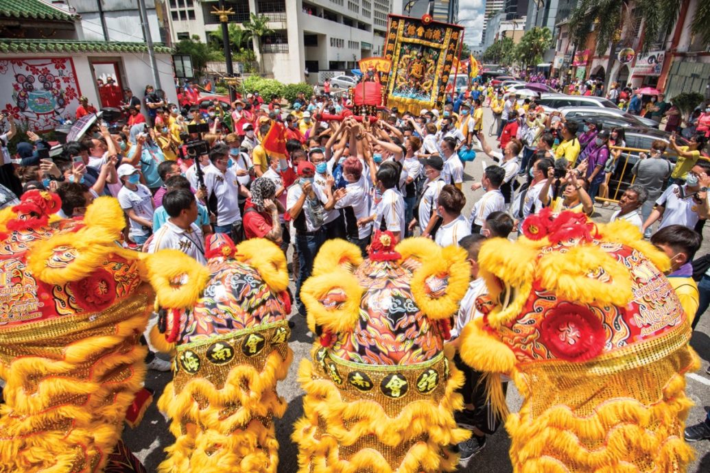 柔:版头之一:南方大学学院文物与艺术馆国际妇女节举办【南方风情】艺术特展