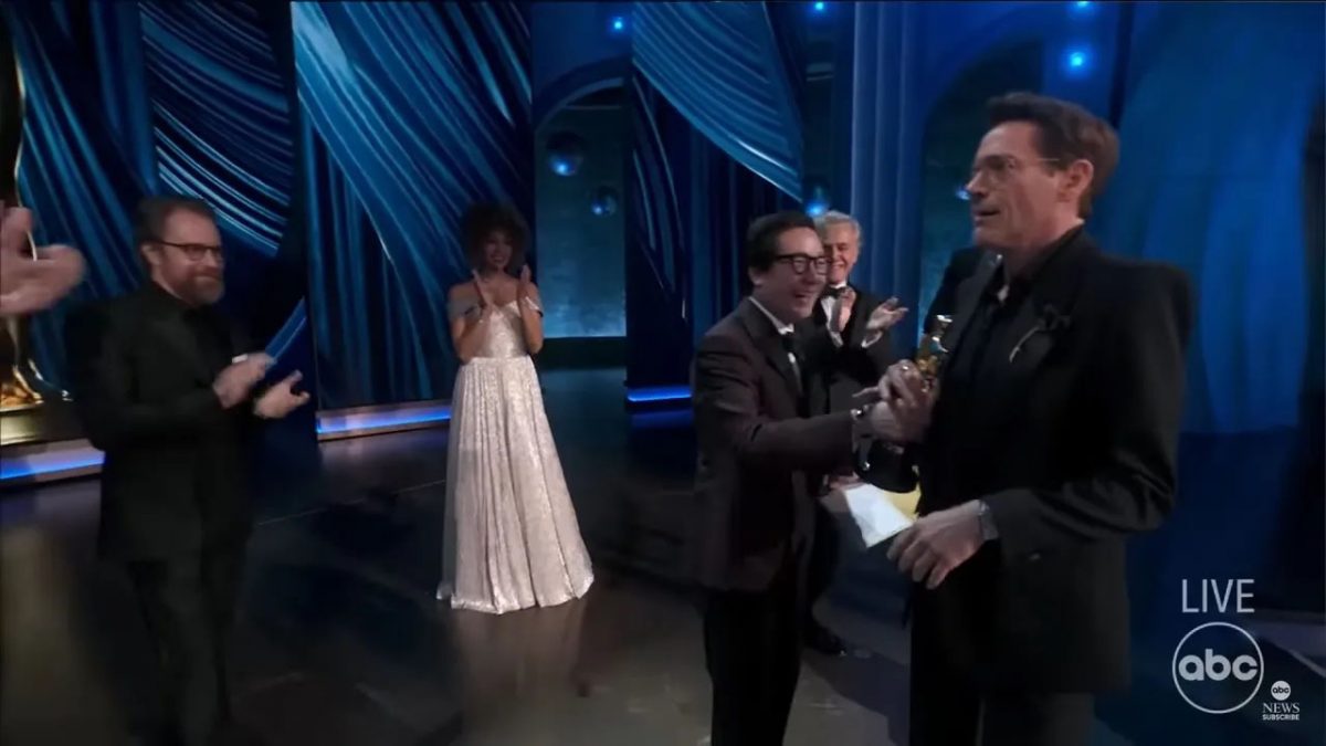 歧视亚裔无视关继威？ 网曝小罗拔道尼后台互动打脸