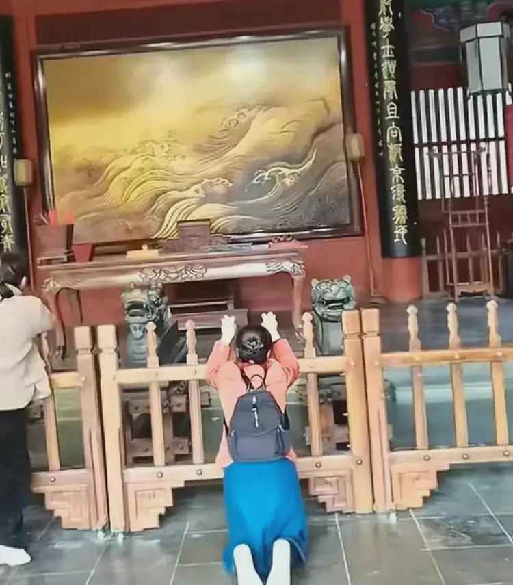 河南开封包公祠出现申冤潮 网忧被关闭