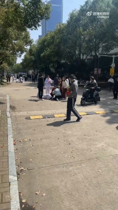 浙江台州一学校发生车辆冲撞人群　近10名学生受伤   