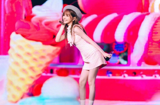 王心凌化身啦啦队热舞 粉丝惊问:到底几岁?