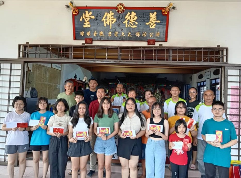 王星元邀等成绩中学生加入火箭服务员并对当公仆感兴趣