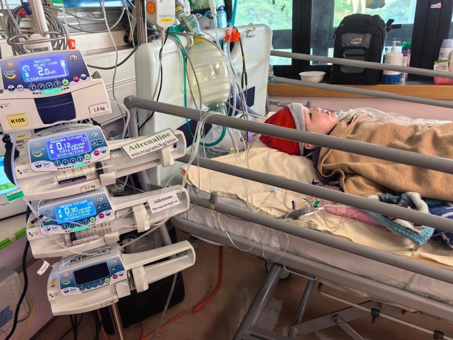 疑因医疗事故变植物人 小天瑜病情恶化 傍晚拔喉离世