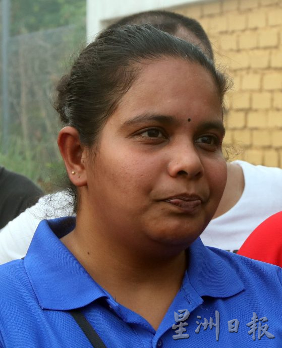 疑焚烧垃圾酿祸,6屋烧毁 20人失家园