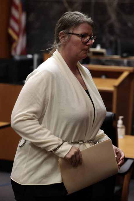 看世界/美国首例 密歇根校园枪击凶嫌父母皆被判过失杀人