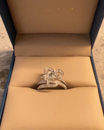 突晒戒指照疑求婚 王大陆回应了