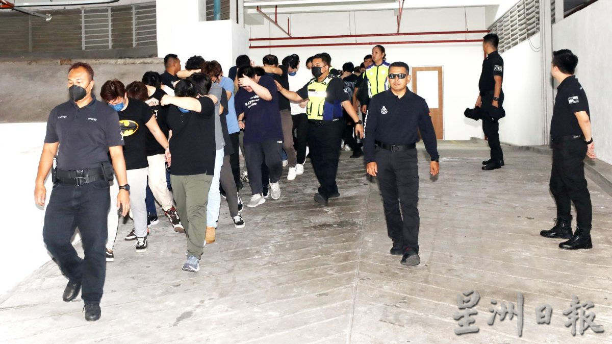 网赌集团61人分4批面控 17被告否认有罪