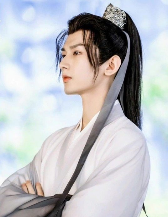 肖战2年拿下20个代言 被封最具商业价值男星