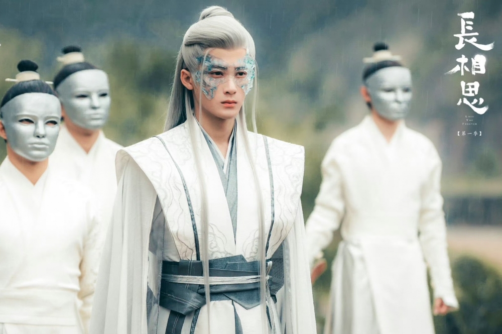 肖战2年拿下20个代言 被封最具商业价值男星