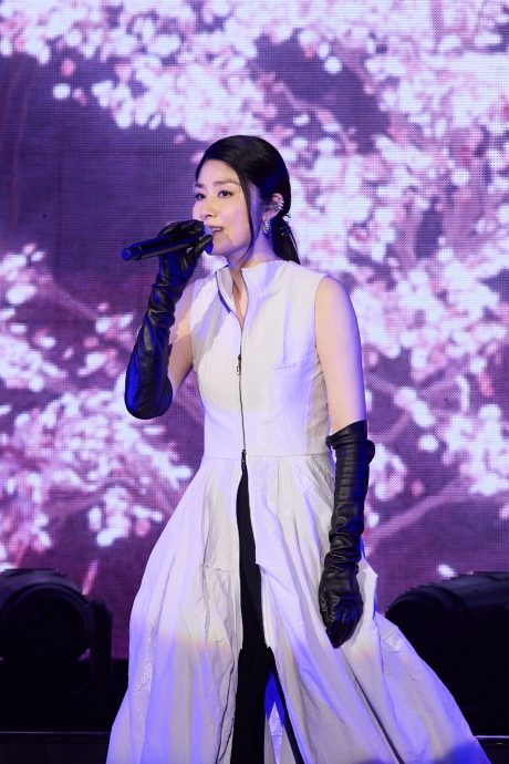 自爆在马机场“边开边吃”榴梿经历 陈慧琳开心结束2场演出：可以狂吃榴梿啦