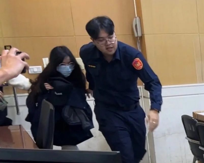 花花染毒强调:跟我老公没有关系 阿沁亲赴警局检验