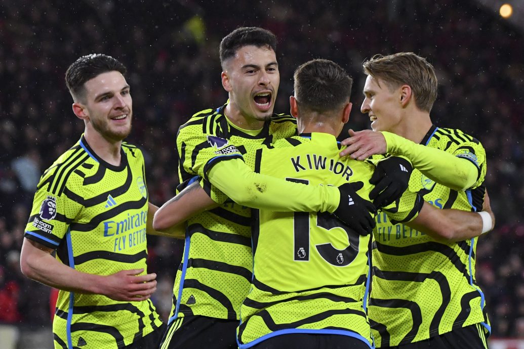 英超|6弹轰垮谢联夺7连胜  枪手争冠不掉队