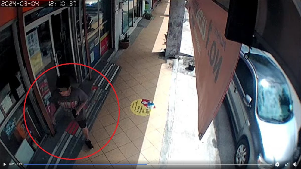 视频| 手机修好没付钱就跑路 店家被迫网上寻人