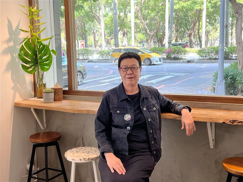 许鞍华坦言想退休 ​曝周润发取代郑少秋内幕