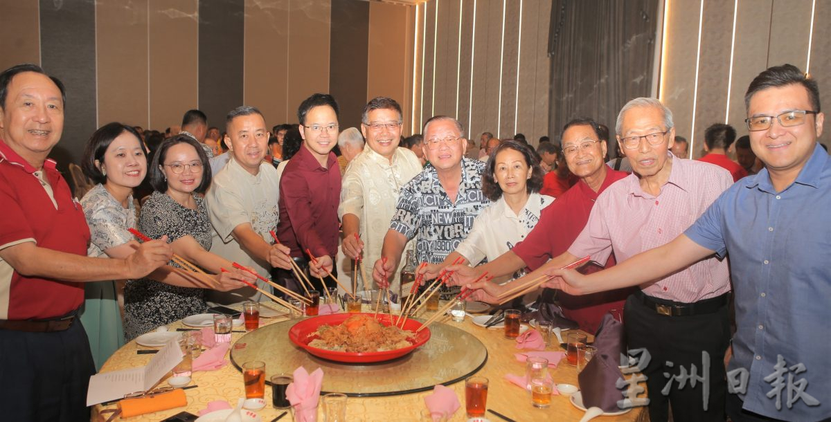 赖冠福:媒体报道中立实事求是 当政府人民桥梁