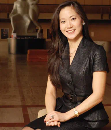 赵安吉车祸过程曝光 挂错档特斯拉往后冲坠池塘