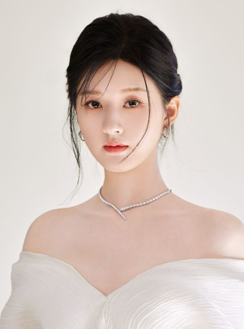 赵露思品牌宠儿 21个代言领先95后小花