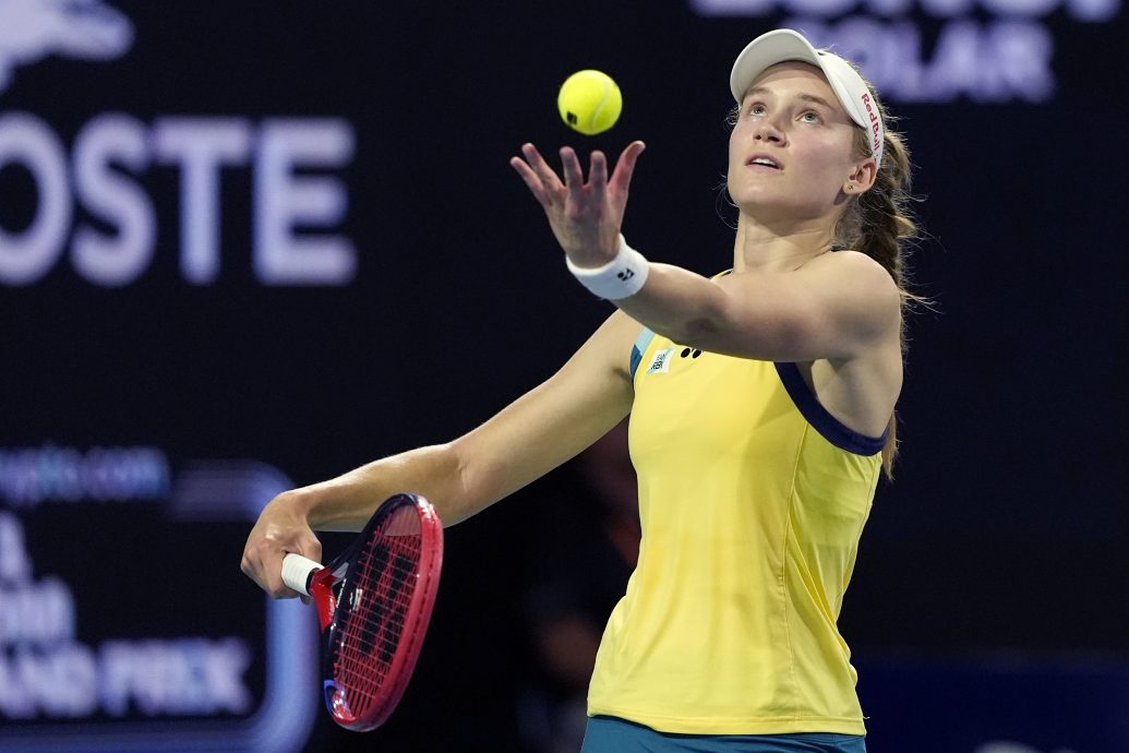 迈阿密网球赛| 郑钦文32强硬撼阿莎莲卡  莱巴金娜惊险闯第3圈