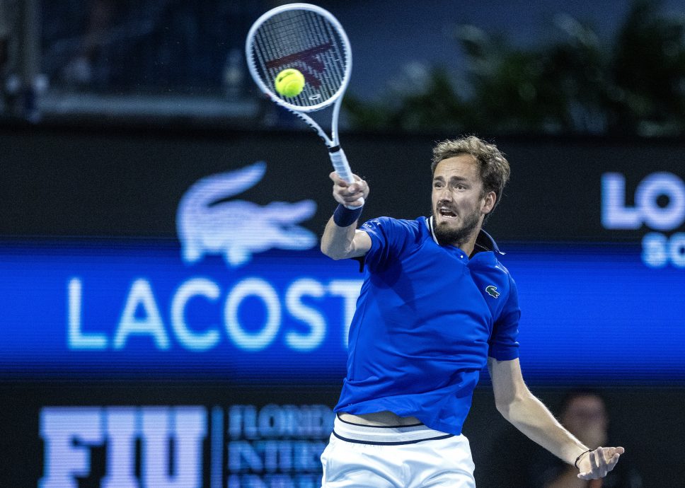 迈阿密网球赛|直落两盘勇挫诺里  梅德携辛纳晋16强