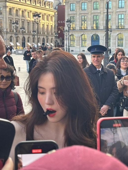 迪丽热巴偷作业?咬巧克力棒被酸刻意模仿韩韶禧