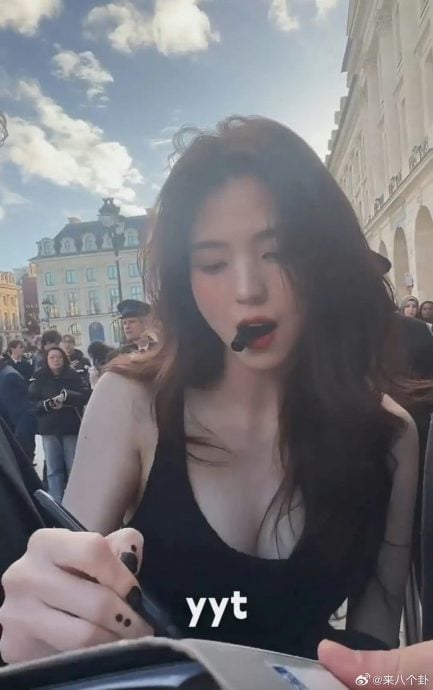 迪丽热巴偷作业?咬巧克力棒被酸刻意模仿韩韶禧