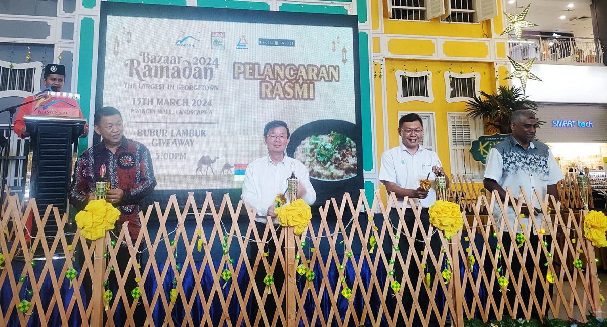 逛斋戒月市集遇良心小贩 RM1椰浆饭首长买5包