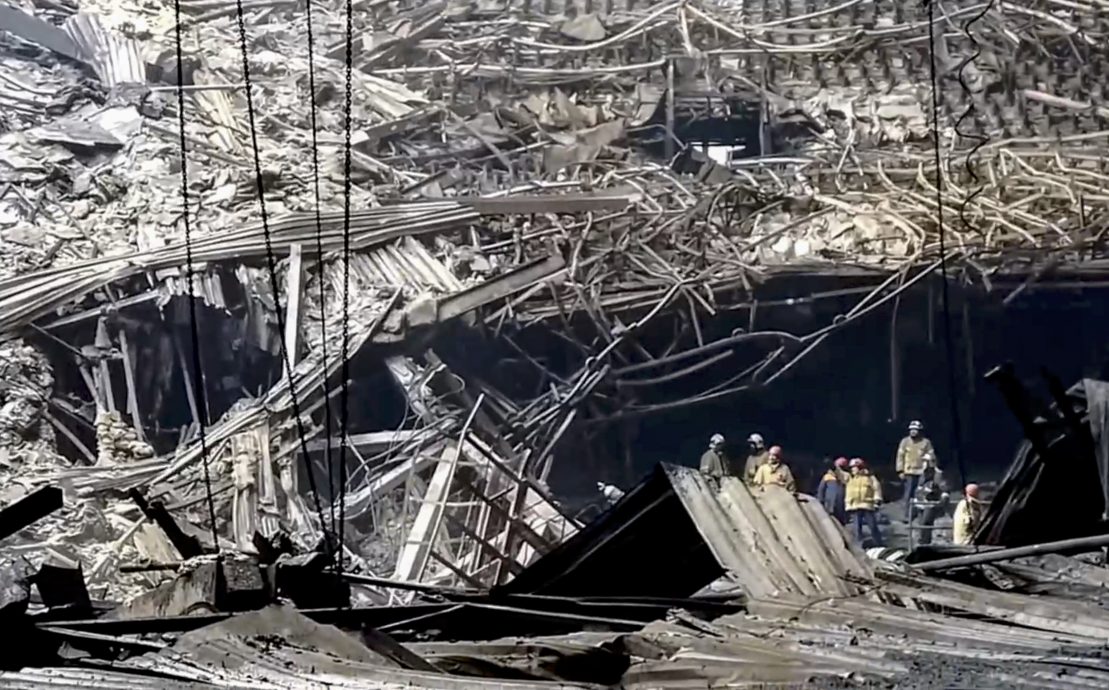 遇袭音乐厅内部画面曝光 满目疮痍