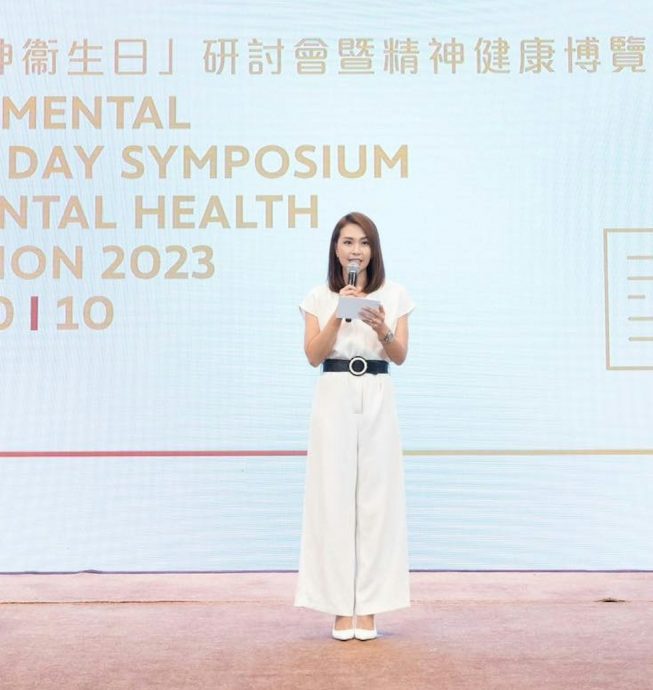 邓萃雯惊传有两子生父曝光? 前TVB主播躺枪上网求助