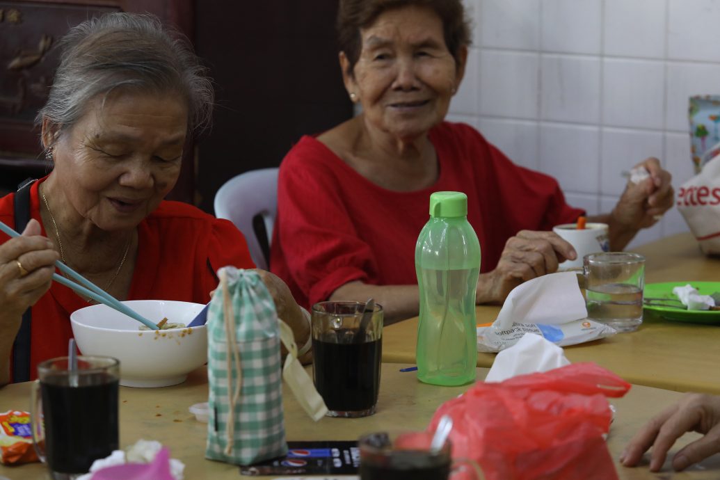 都会全视角 | 外食，该点饮料吗？ 顾客业者观点大不同