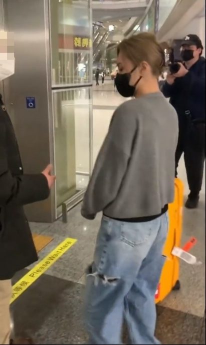 锺欣潼机场遇怪男搭讪　吓喊：千万不要过来