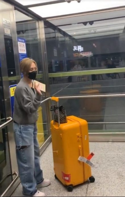 锺欣潼机场遇怪男搭讪　吓喊：千万不要过来