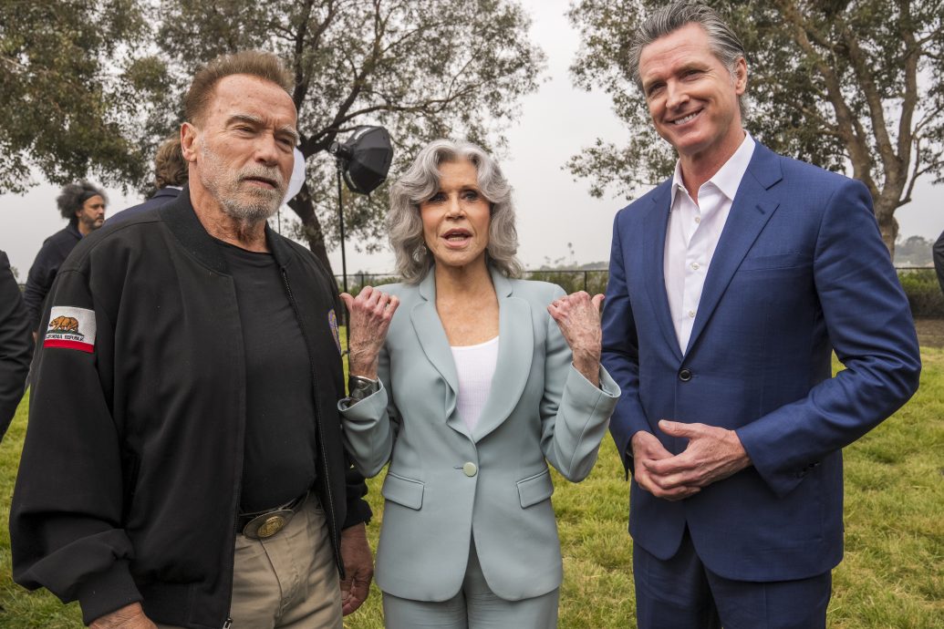 阿诺装心律调节器 自嘲“更像机器人了”　