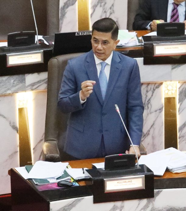 雪州议会/昔日师徒掀口舌之战