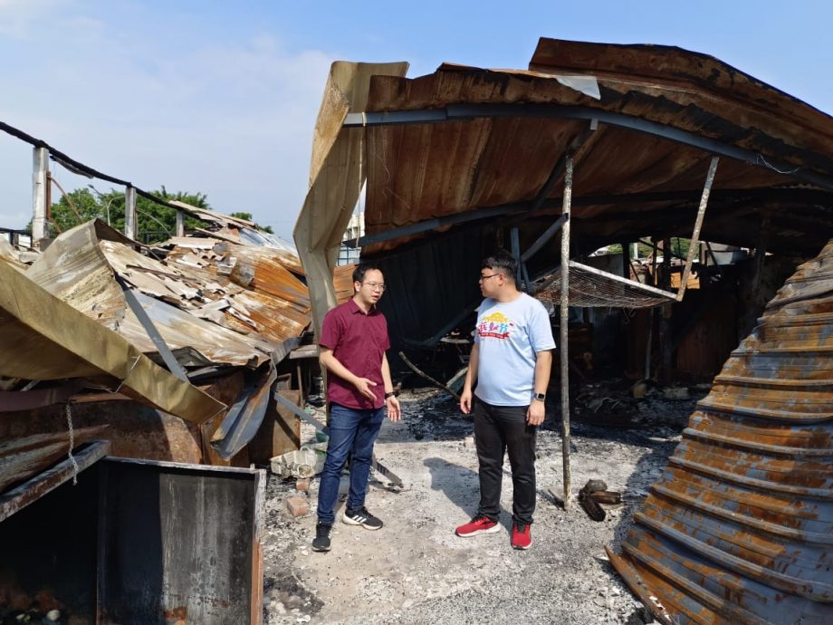 非纵火导致 展开灾后清理 小贩4月回大和园巴刹作业