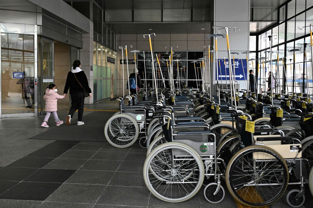 韩国担忧3月医疗大乱 有病人因医生罢工身亡