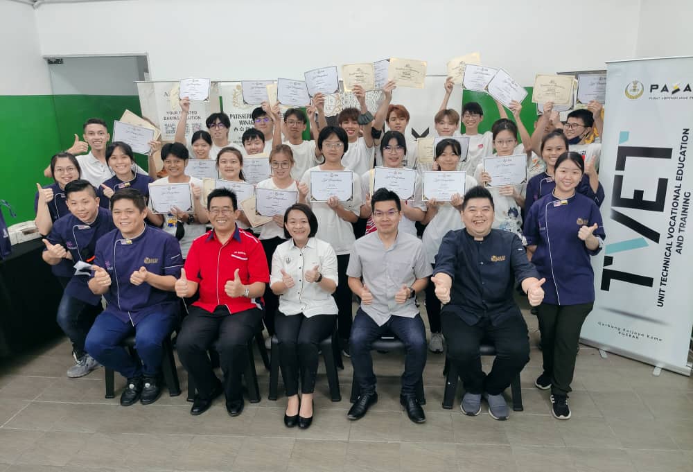 黄彩仪:若缺一技之长 未必有就业保障