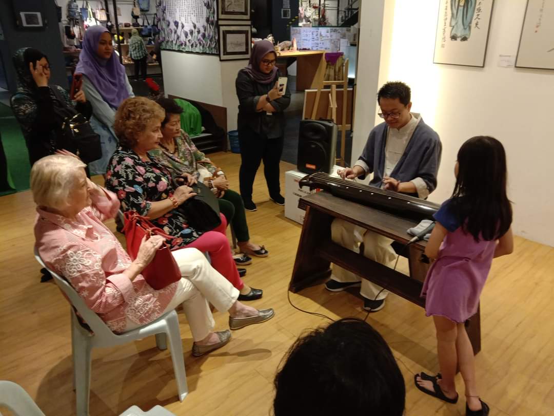 （11/3有故事的人）以吟唱解读经典