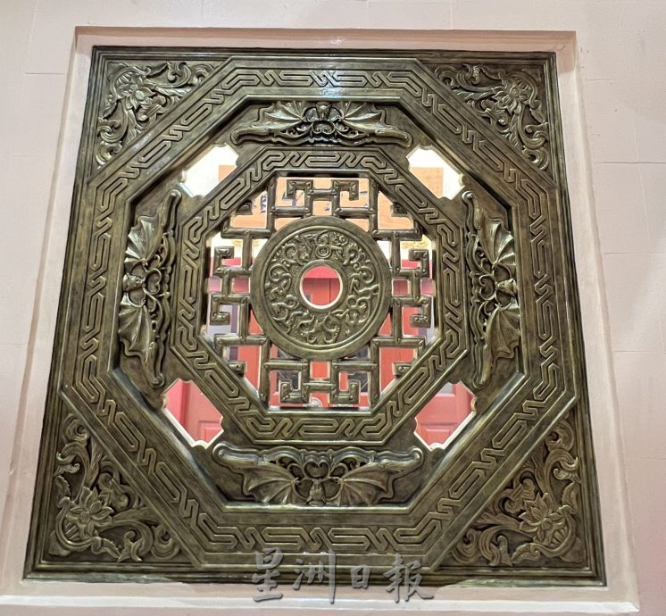 (古城封底主文)《用眼睛去旅游》:古色古香三忠宫