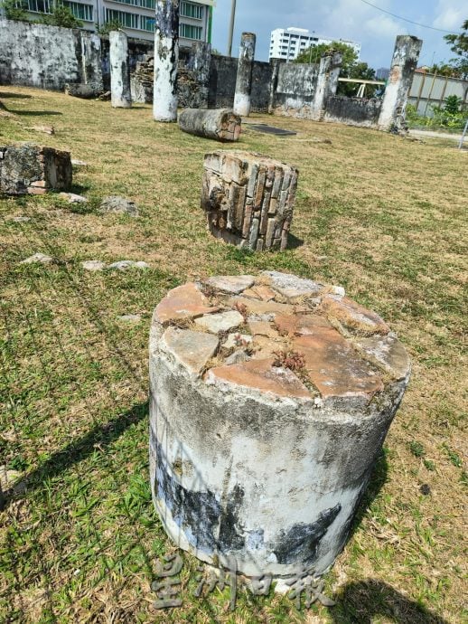 (古城封底主文)《用眼睛去旅游》:圣劳伦斯教堂遗址