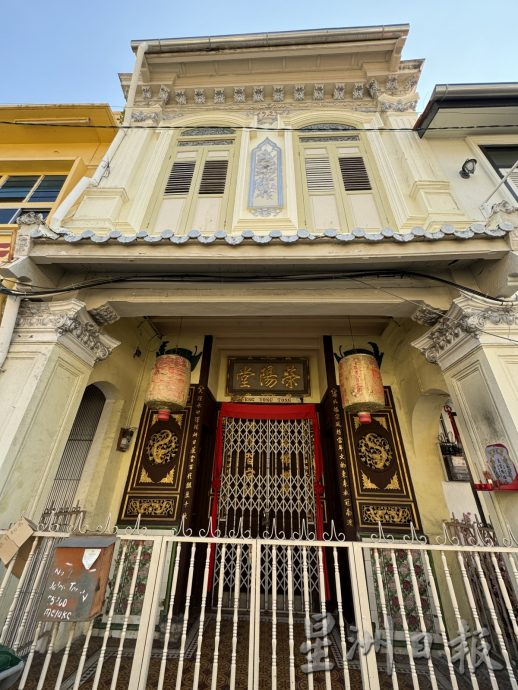（古城封底主文）《用眼睛去旅游》：观音亭街