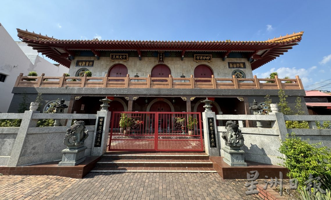 （古城封底主文）《用眼睛去旅游》：观音亭街