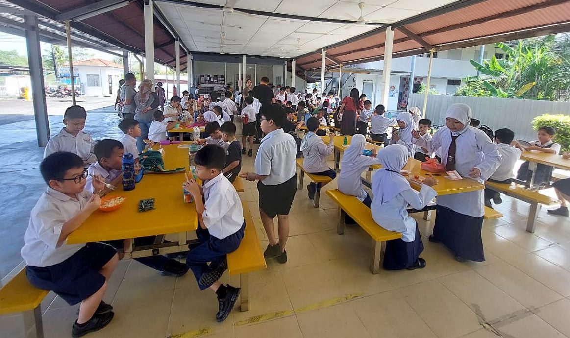 (古城封面主文)新学年开课 友族同胞热爱将孩子送入华小就读