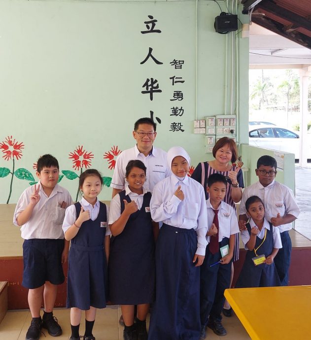 (古城封面主文)新学年开课 友族同胞热爱将孩子送入华小就读