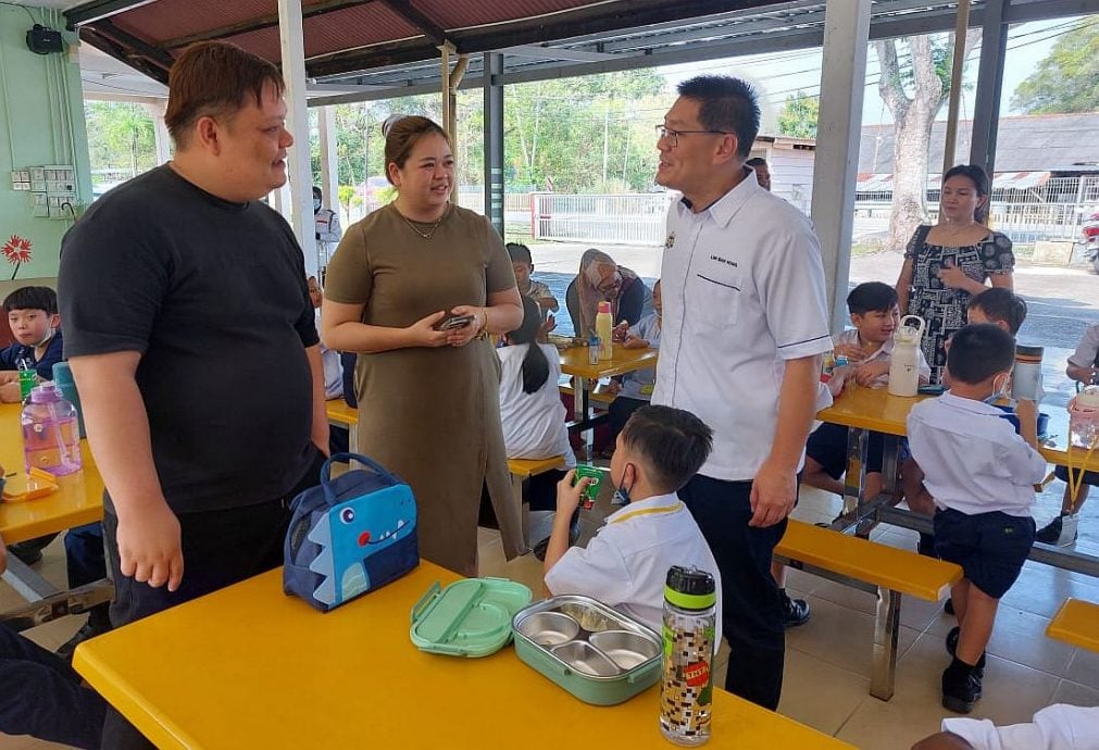 (古城封面主文)新学年开课 友族同胞热爱将孩子送入华小就读