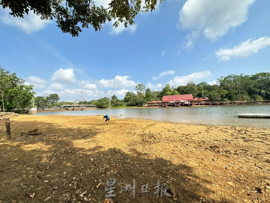 (古城封面主文)爱极乐湖水减少 地面龟裂引热议