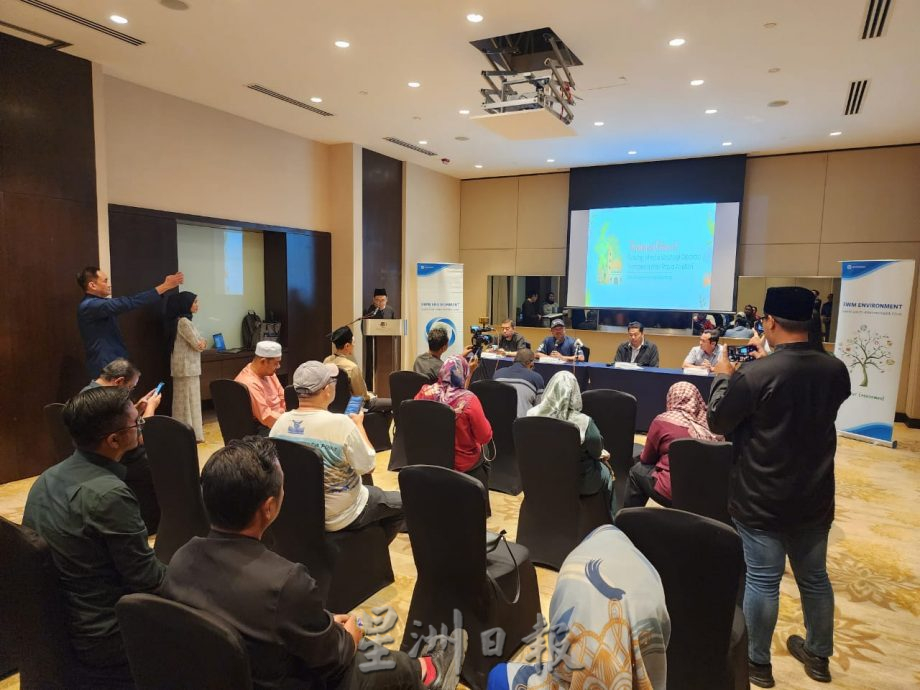 (古城版)南方环保公司专注甲州78垃圾槽热点,确保斋戒月垃圾堆积得以控制