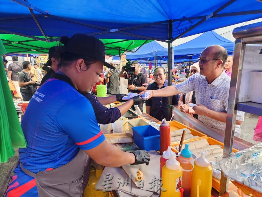 （古城第6版主文) 魏喜森：卫生局斋戒月检查392摊位冰厂酒店，开出12罚单