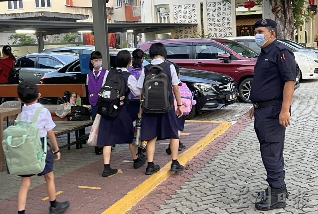 (古城第三版主文)开学啦,欢欢喜喜上学去!