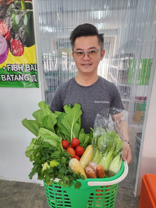 （古城第二版主文）业者受食物银行启发，一整篮蔬菜只要9令吉90仙